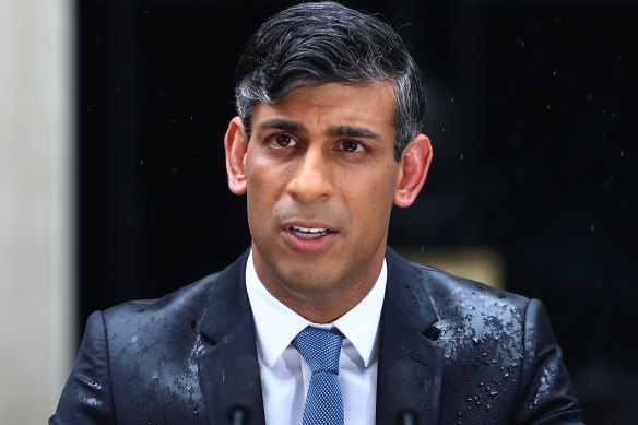 Rain-soaked Sunak calls snap election as Tories face thrashing