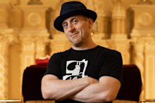 Top pianist Simon Tedeschi, who will be hosting an upcoming concert in the ‘Live At Yours’ series at Sydney’s Great Synagogue. 