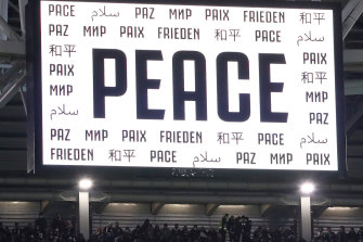 ‘Peace’ in any language: A sign displays Italy’s sympathy with Ukraine ahead of a match in Turin in April.