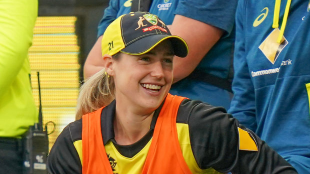 Australian all-rounder Ellyse Perry has thrown her support behind former Australian wicketkeeper Christina Matthews to replace Kevin Roberts in the top job, declaring that Cricket Australia is ready for a female CEO. 