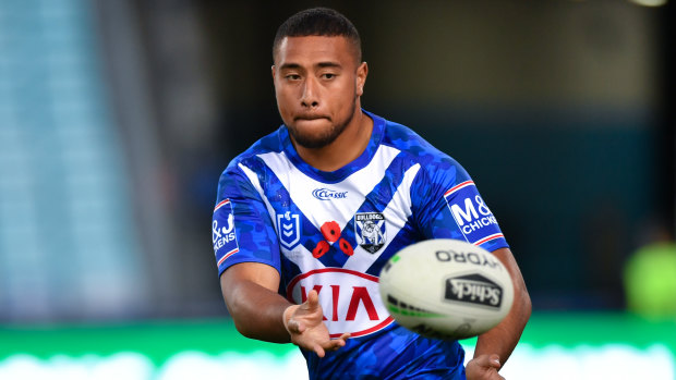 Ofahiki Ogden playing for the Bulldogs in 2019.