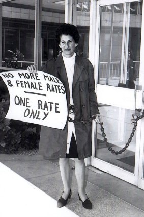 Zelda D'Aprano, chained to Melbourne's Commonwealth Building in 1969 in a campaign for equal pay.