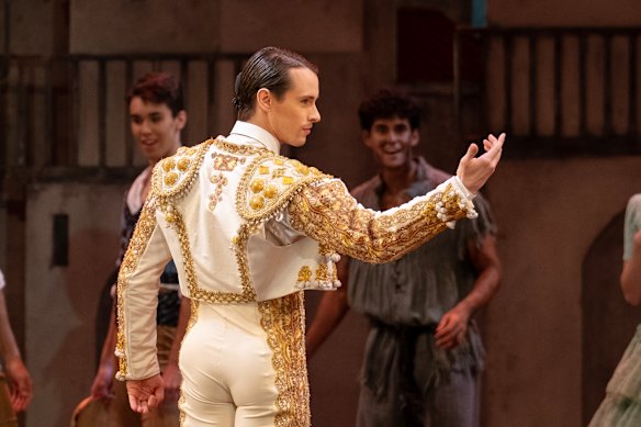 Richardson as Espada in <i>Don Quixote.