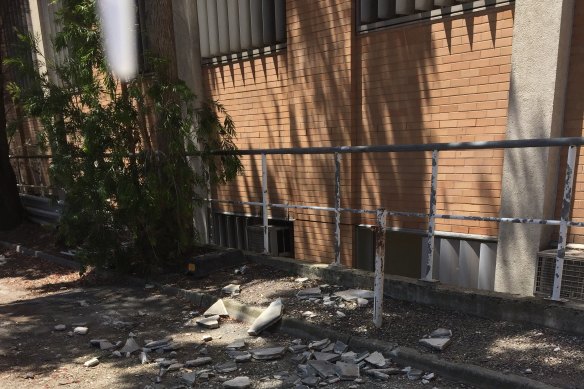 A large slab of cement fell from the outside of The Alfred hospital. 