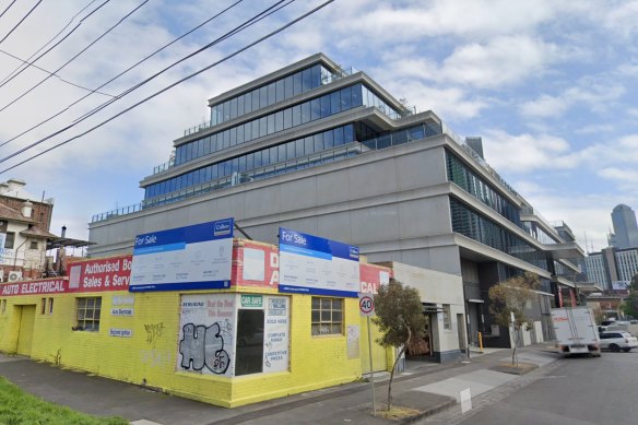 Jonathan O’Brien of YIMBY Melbourne says Central House in South Melbourne is a “a pretty brutal example of setbacks in action”.