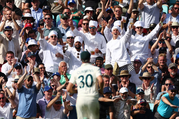 England fans give Pat Cummins a piece of their mind at the Oval.