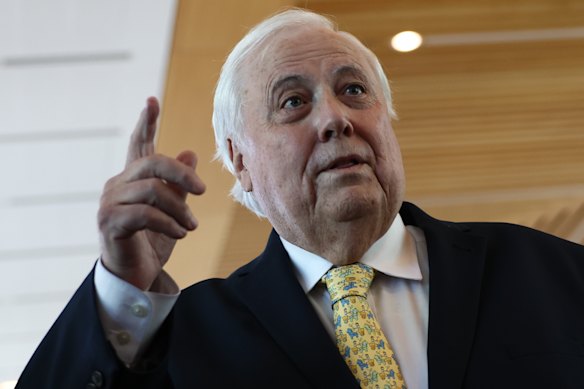 Palmer disse que o telefonema de Bannon durou cerca de 90 segundos.
