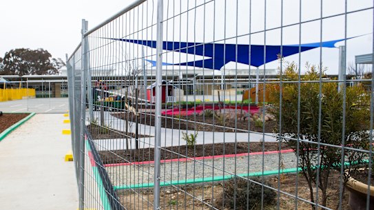 Parent raised alarm over asbestos at Canberra school