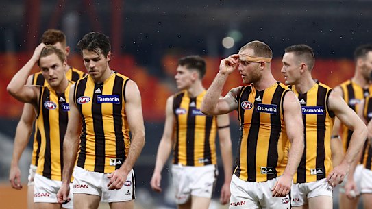 SYDNEY, AUSTRALIA - JULY 10: Tom Mitchell of the Hawks looks dejected after the round 6 AFL match between the Collingwood Magpies and the Hawthorn Hawks at GIANTS Stadium on July 10, 2020 in Sydney, Australia. (Photo by Ryan Pierse/Getty Images)