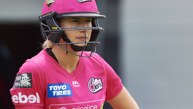 Ellyse Perry is having a WBBL campaign to remember but suffered a suspected AC injury on Sunday when the Sixers fell to Melbourne Renegades.