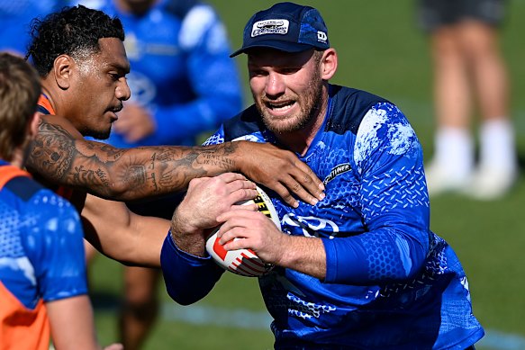 Matt Lodge will play for the Cowboys against Newcastle.