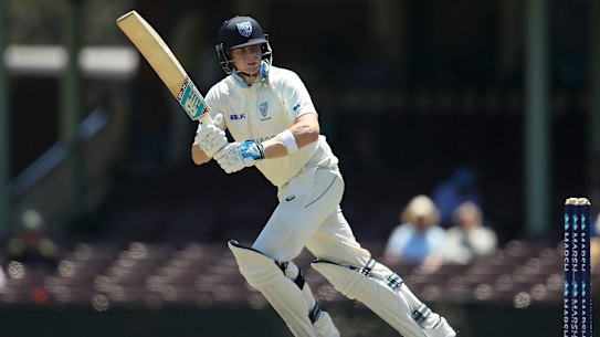 Steve Smith slowly made his way to an unbeaten 59 at the SCG.