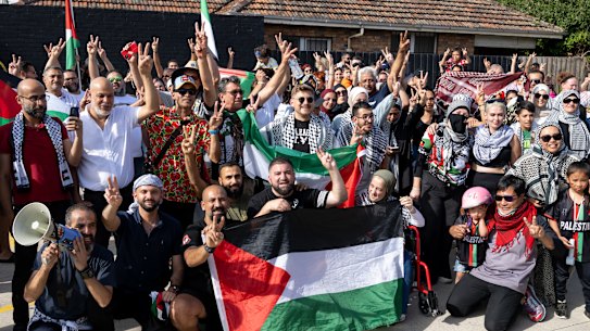 Palestinian supporters gather in Coburg North 