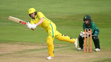 Tahlia McGrath hits out against Pakistan.