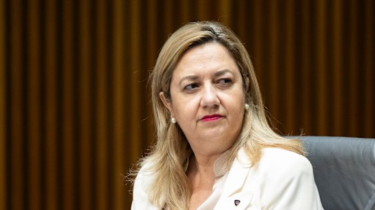 La ex primera ministra de Queensland, Annastacia Palaszczuk, en una reunión del gabinete nacional, pocos días antes de anunciar su renuncia en diciembre de 2023. En su libro, reflexiona sobre ese momento, cuando todos menos uno de los líderes de la era de la pandemia se habían ido, y que cristalizó su decisión de dimitir.