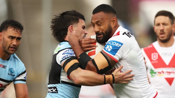 Dragons prop Francis Molo.