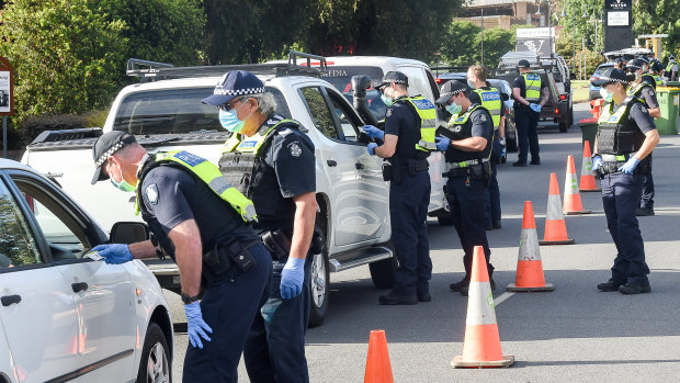 Police are running a checkpoint at the NSW Victorian border in Wodonga for people travelling from NSW.