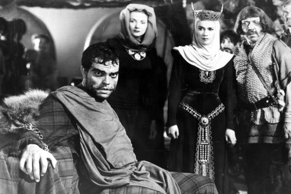 Orson Welles in his skin-crawling 1948 production of Macbeth.