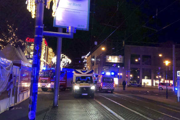Les services d'urgence interviennent sur place.