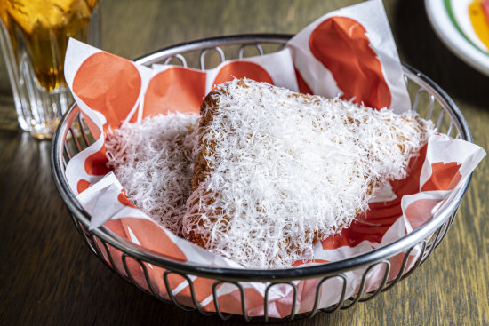 Mozzarella en carrozza (fried mozzarella sandwich).