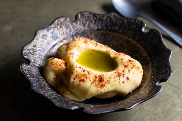 Mango sorbet with avocado oil.