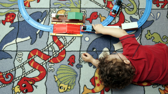 Thousands of children in Victoria will miss out on hundreds of hours of free preschool promised during the 2022 election.