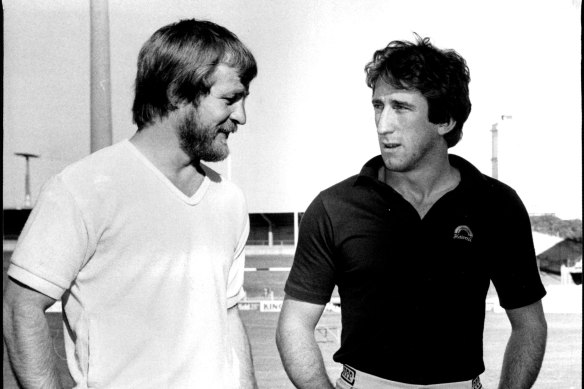 Tommy Raudonikis e Steve Mortimer em 1981.