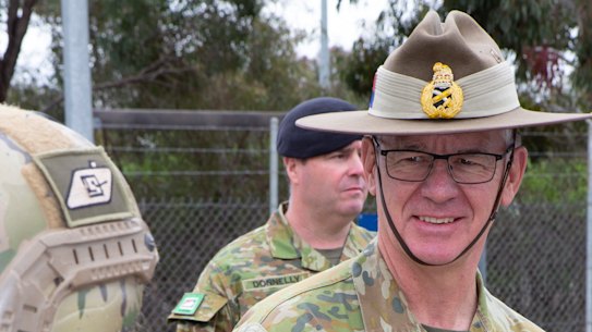Chief of Army, Lieutenant General Rick Burr, AO, DSC, MVO talks with soldiers from the 1st Armoured Regiment.
