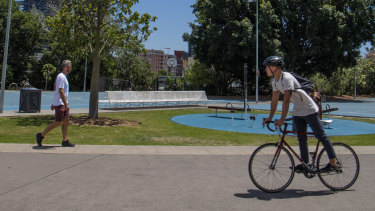 Labor has promised to spend $412 million on cycling and pedestrian infrastructure in its first term if it is elected.