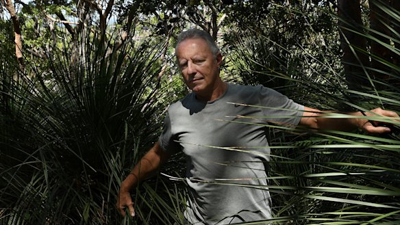 Greg Mullins says both major parties have failed to take steps to arrest Australia's contribution to climate change.