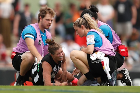 Brianna Davey went down with a leg injury in the third quarter and didn't return to the field.