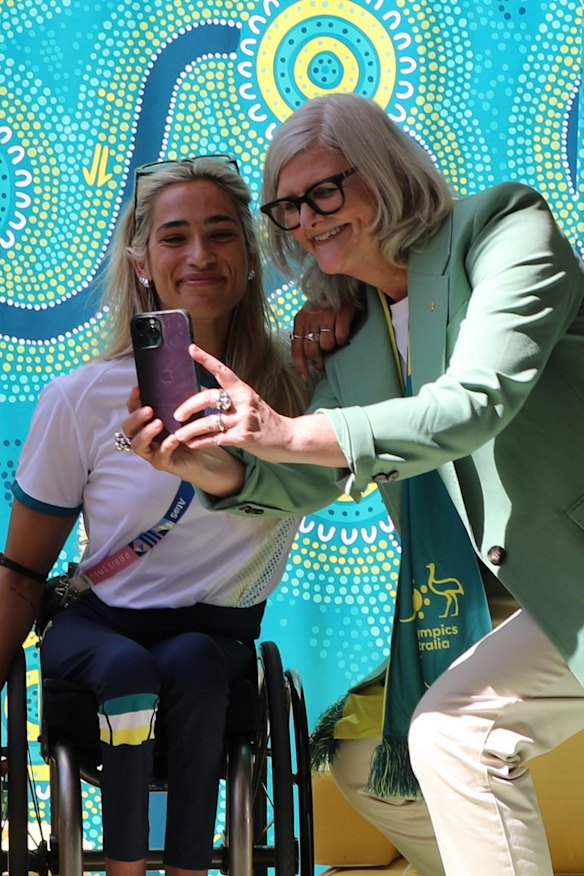 Governor-General Sam Mostyn with Australia’s Paralympic flag bearer Madison de Rozario