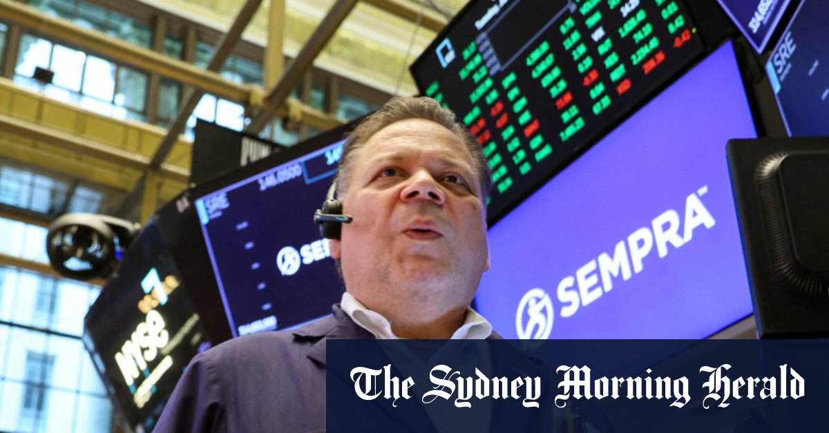 ASX drifts higher as banks and energy companies gain