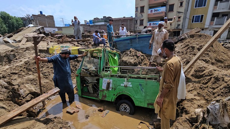 Flash floods kill more than 360 in Pakistan, India