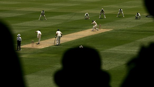 The start of the 2005 Boxing Day Test was delayed by an hour.