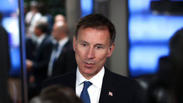 "Unacceptable": British Foreign Secretary Jeremy Hunt says he wants to resolve the matter diplomatically.
