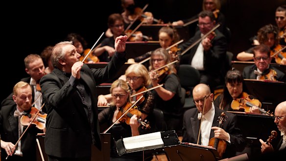 Conductor Jaime Martin leads the Melbourne Symphony Orchestra in their 2022 season finale gala, <I>Bolero</I>!