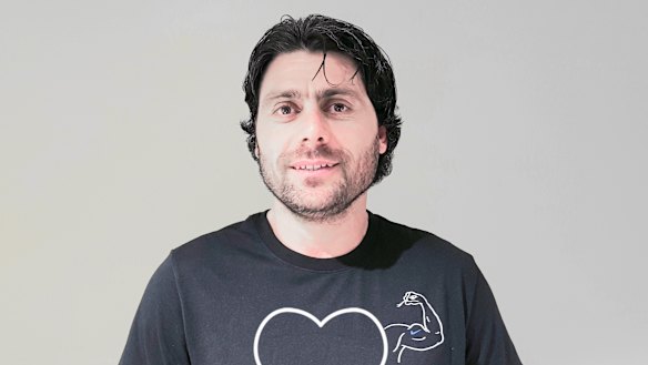 Kurdish refugee Farhad Bandesh has collaborated with Sydney singer Laura Jean on a new song.