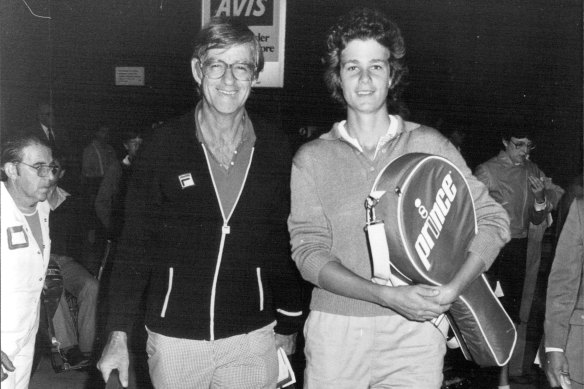 Don Candy and Pam Shriver arrive in Sydney in 1982.