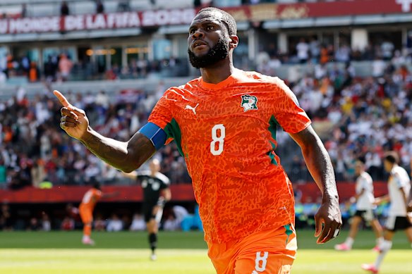 Kessie celebrates.