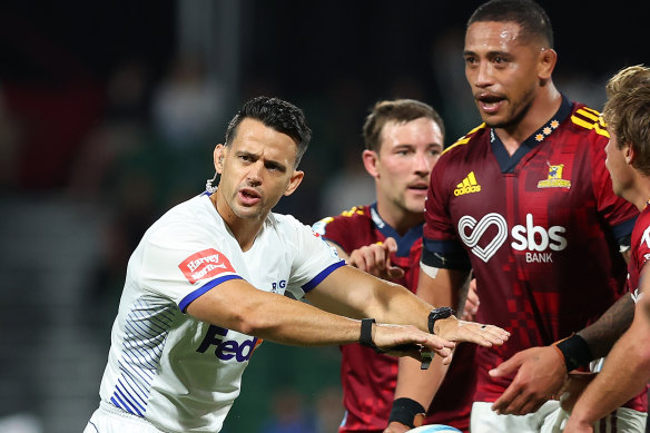 Nic Berry’s refereeing in the Super Rugby match between the Force and Highlanders last month frustrated former All Blacks coach Wayne Smith.