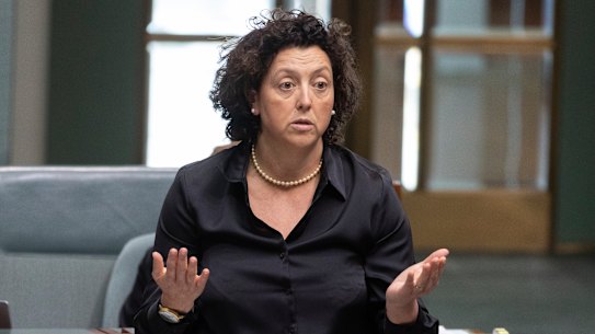 Member for Kooyong Dr Monique Ryan is among those advocating for the change, saying it would improve productivity as well as save money.