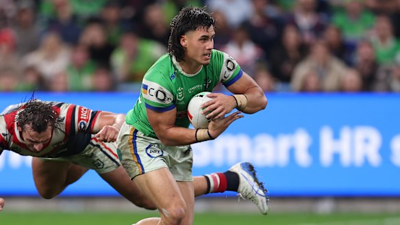 Kaeo Weekes leaves a Rooster defender clutching at thin air.