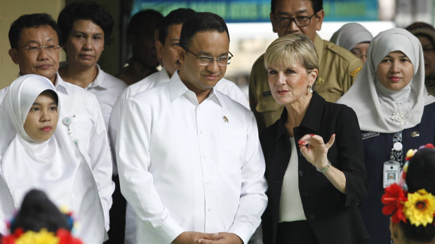 Baswedan meets with then Australian minister for foreign affairs Julie Bishop while education minister in 2016. 