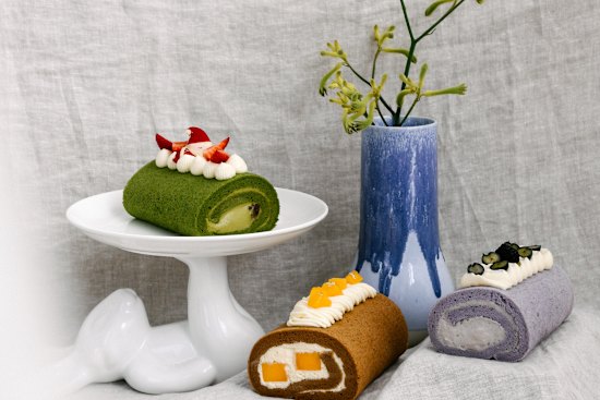 Chiffon swiss roll.
