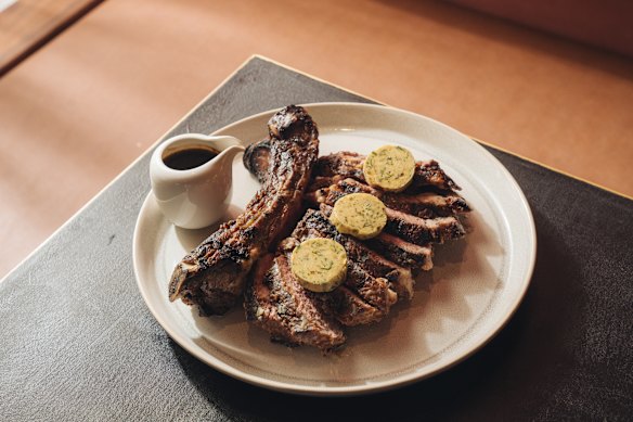 500g rib eye steak with jus. 