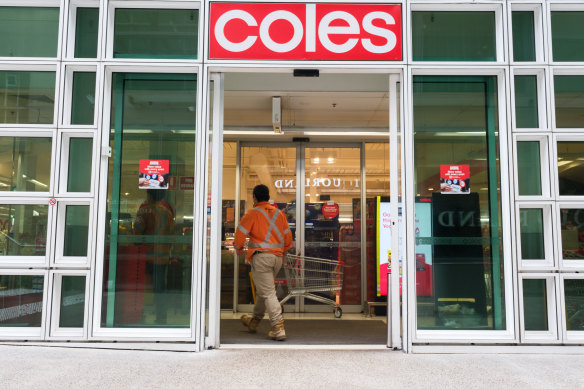 Coles is winning more customers from rivals and expanding its market share after revealing total sales growth of 3.9 per cent for the first quarter of the new financial year, compared to Woolworths’ 2.7 per cent figure revealed yesterday.
