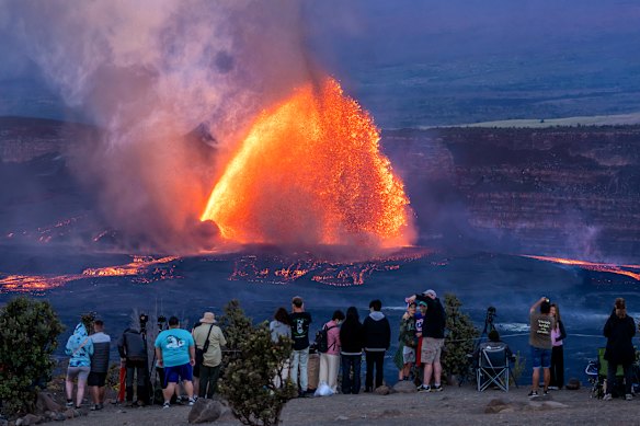 Kilauea entra em erupção.