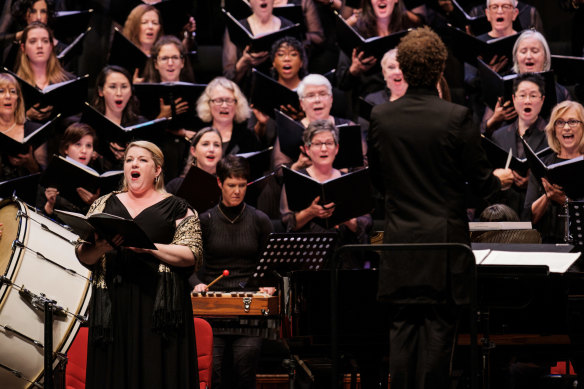 Sydney Philharmonia gives a tight, spirited performance in Carmina Burana at Sydney Town Hall. 