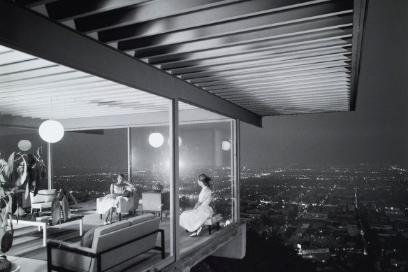 Julius Shulman’s iconic 1960 photo of Pierre Koenig’s Stahl House in Hollywood Hills. 